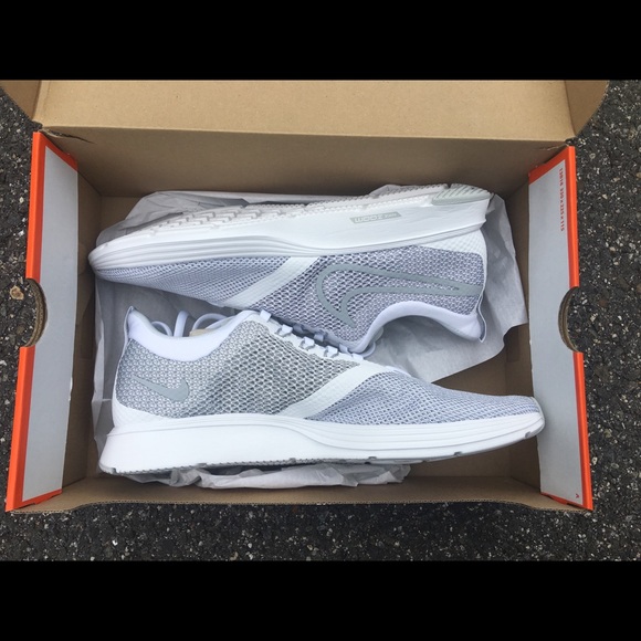 Nike Strike Running Shoes - Picture 2 of 6